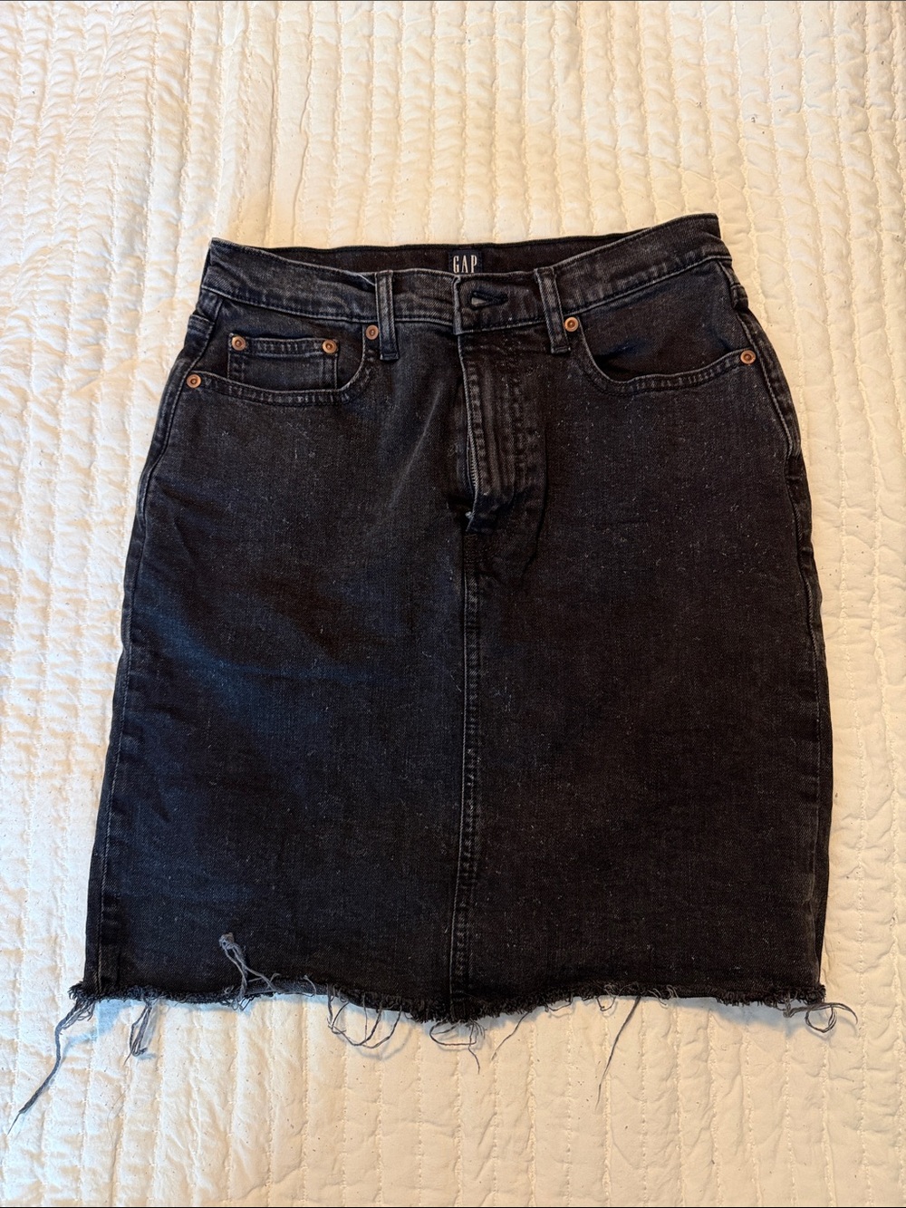 GAP Black Raw-Hem Denim Skirt